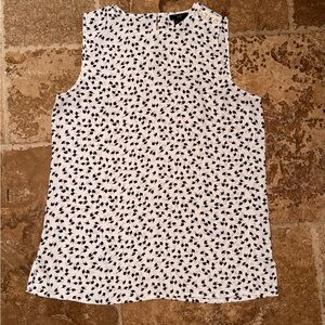 Ann Taylor Women’s Size Extra Small Petite Black and White Patterned Blouse